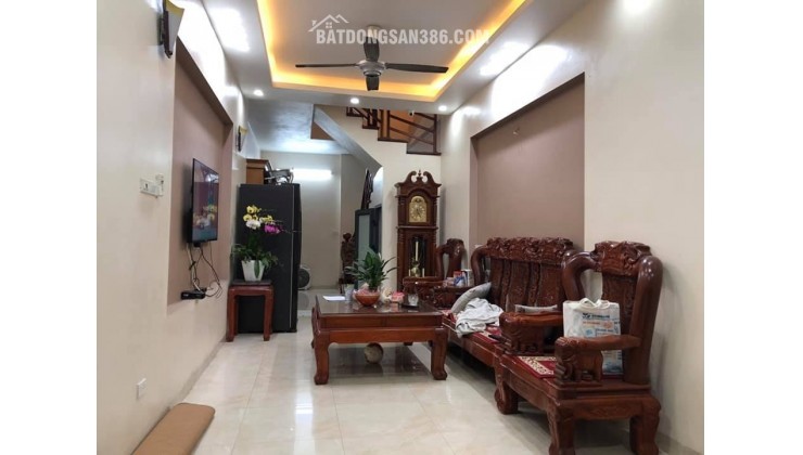 Bán nhà Trần Phú Hà Đông, hai mặt thoáng trước sau, ba bước ra phố, 55m2, hơn 10 tỷ
